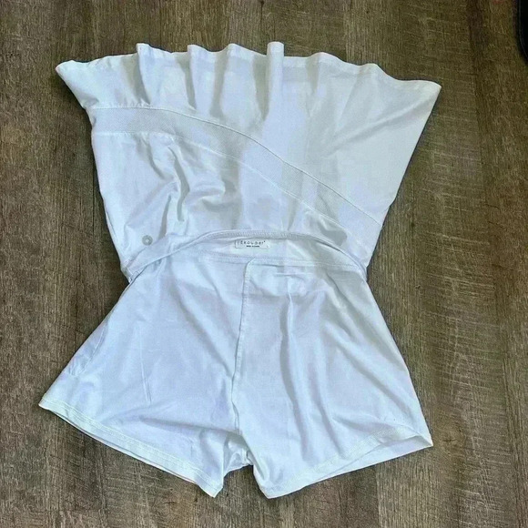 🆕White  Athletic Skort - Picture 5 of 16